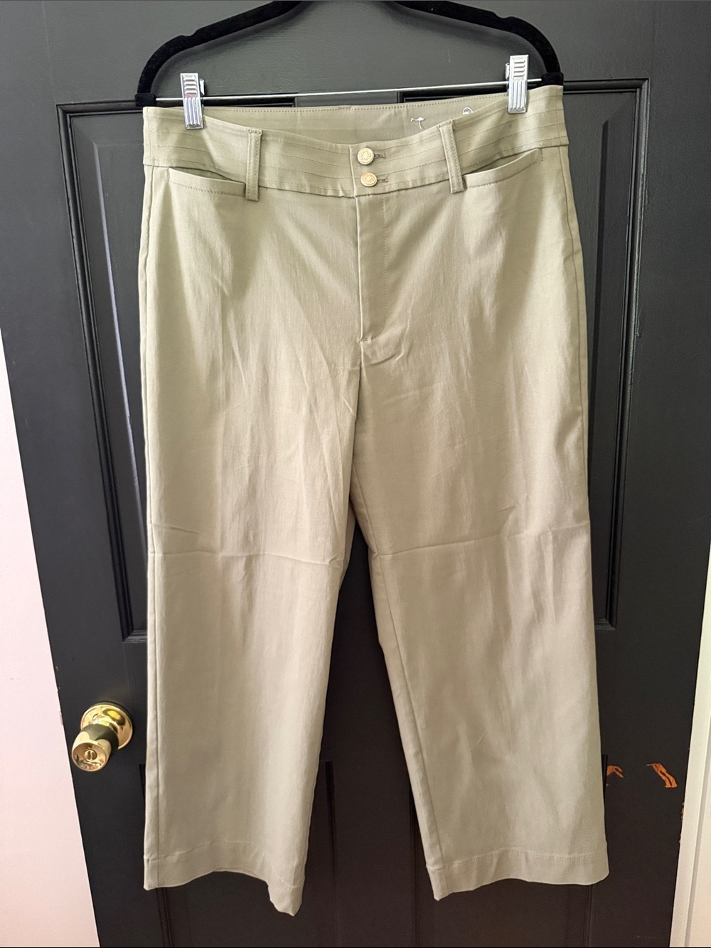 Chico's Light Olive women’s  cropped slacks